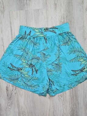 New Francescas Casual Viscose Palm Leaf Pull On Shorts